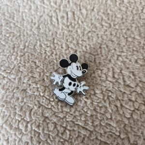 3/$25 ❤️Mickey Mouse Disney Pin